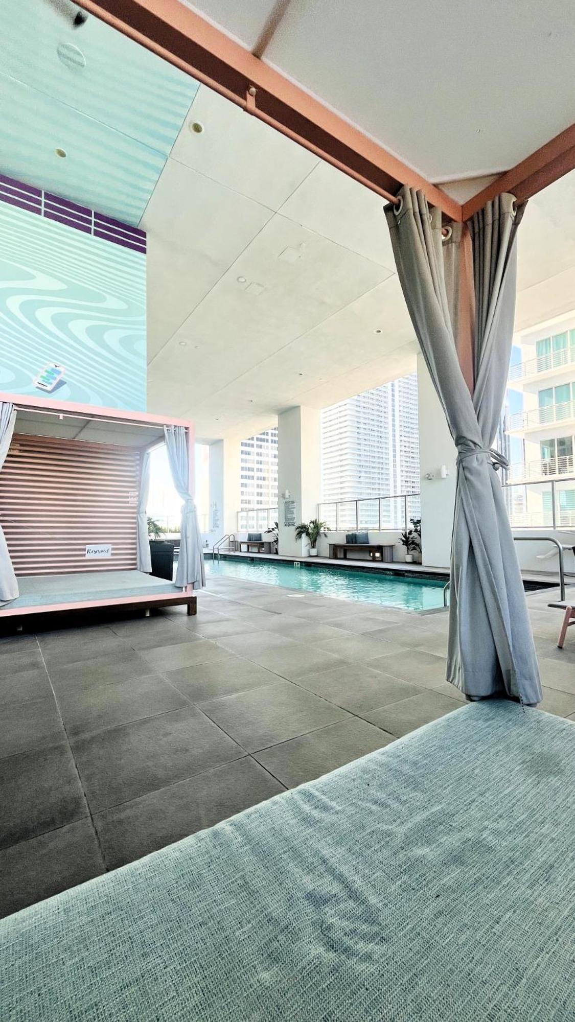 Appartamento Heart Of Downtown Miami Studio Pool & Gym Esterno foto