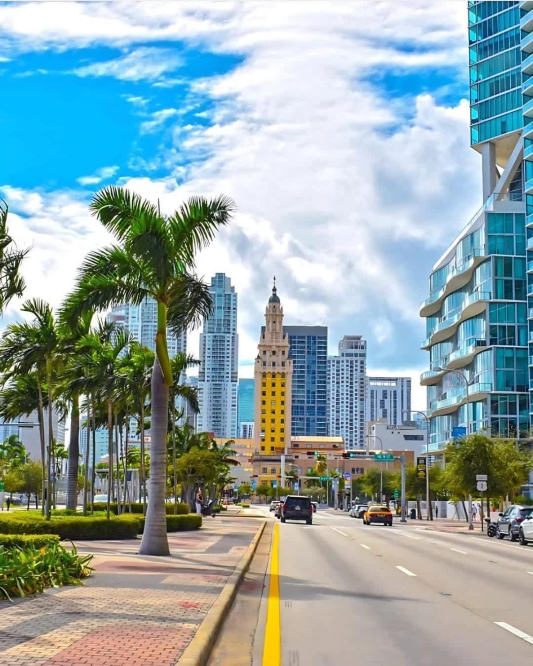 Appartamento Heart Of Downtown Miami Studio Pool & Gym Esterno foto