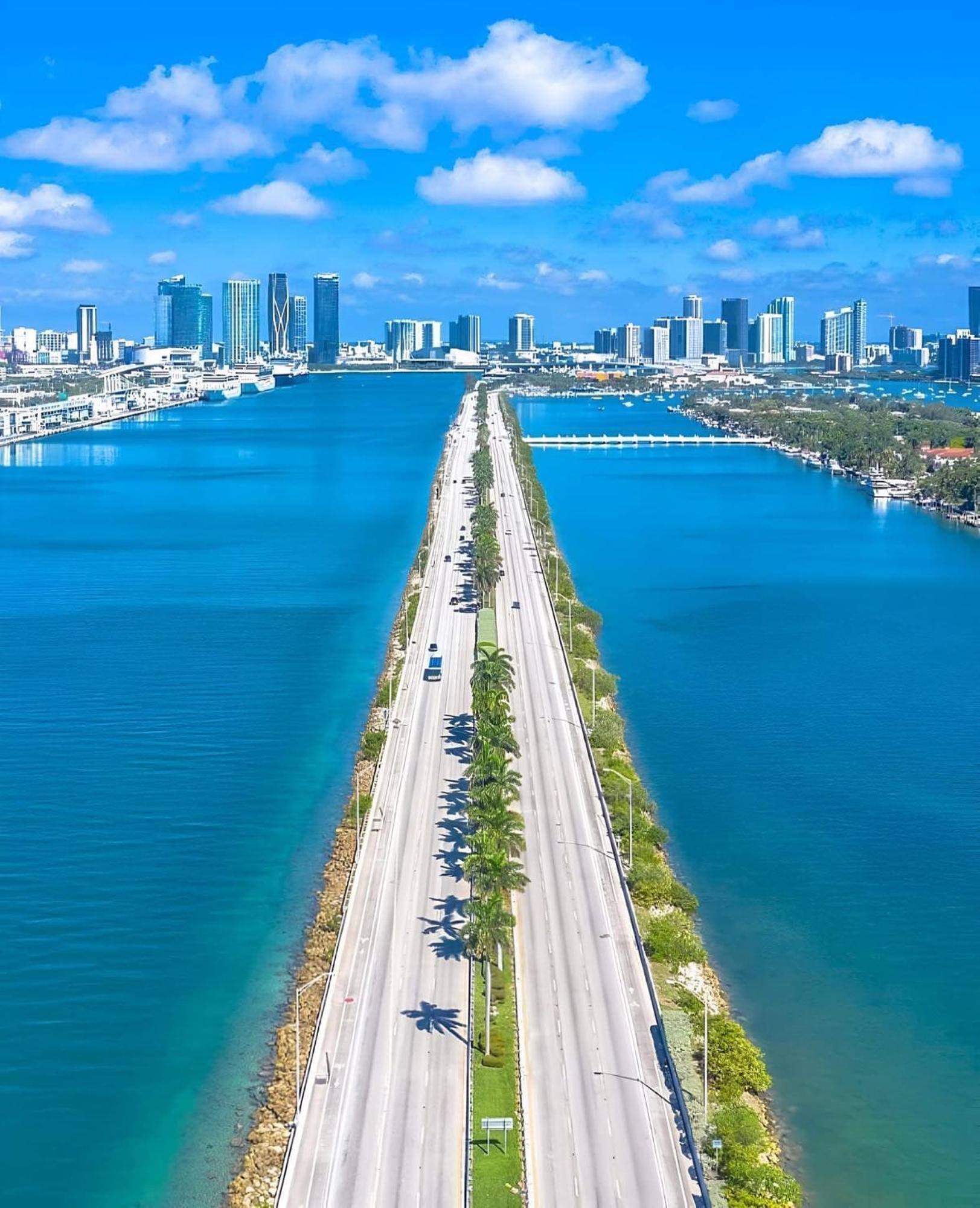 Appartamento Heart Of Downtown Miami Studio Pool & Gym Esterno foto